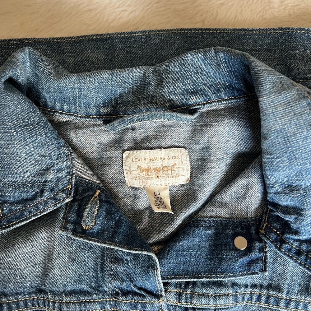 Levi's Classic Blue Denim Jacket - Picture 4 of 5